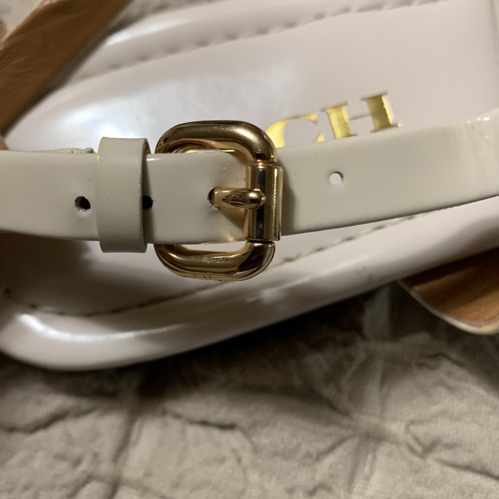 Coach Caterine Women Open Toe Patent Leather Thong Sandal Beige Size 7B - Picture 6 of 13